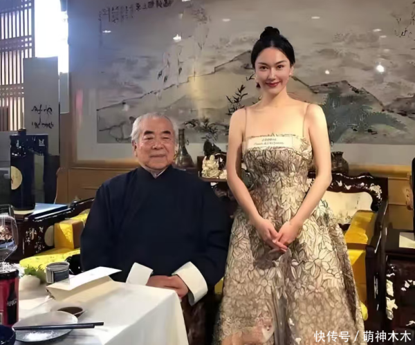 国荣配资 范曾陷入家族内斗！带娇妻去法国看展拒见女儿，徐萌疑似怀孕上位